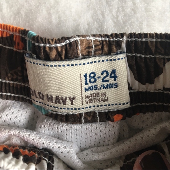 Old Navy Swim Short lot boy 18 - 24 months - Picture 3 of 10